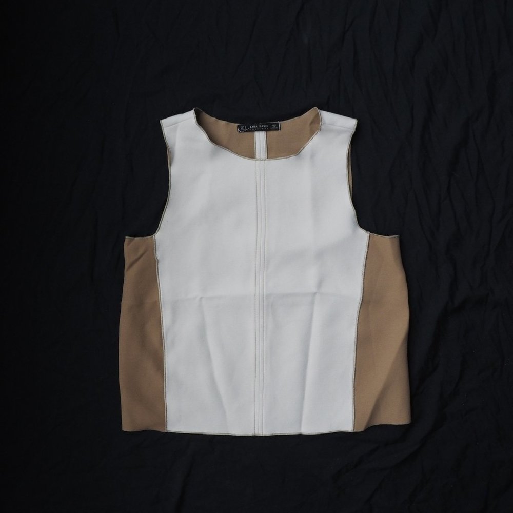 Sleeveless Top with Top-Stitched Colour Blocking